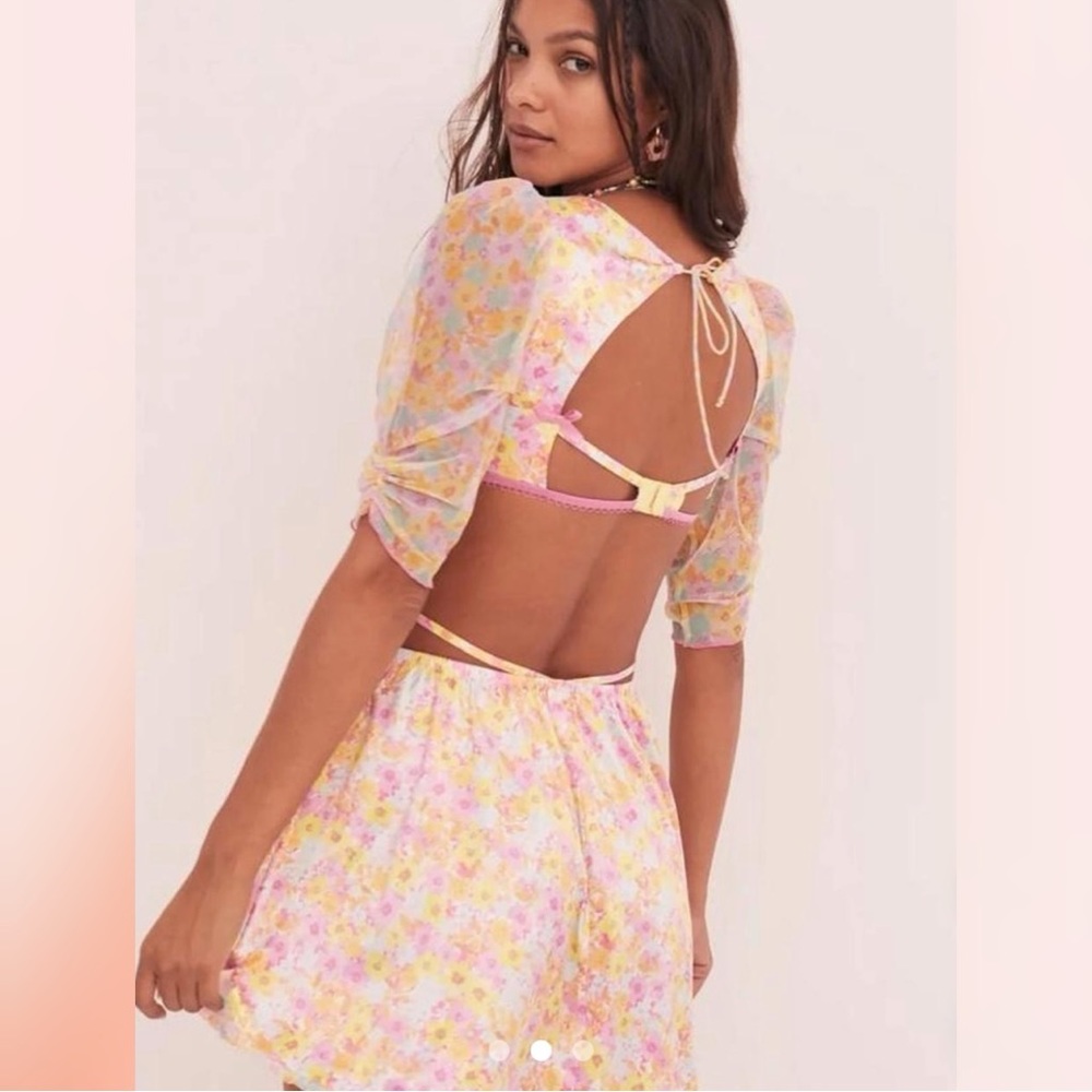 For Love & Lemons
Multicolor Satin Floral Top & Skirt‎ Set - Picture 4 of 12